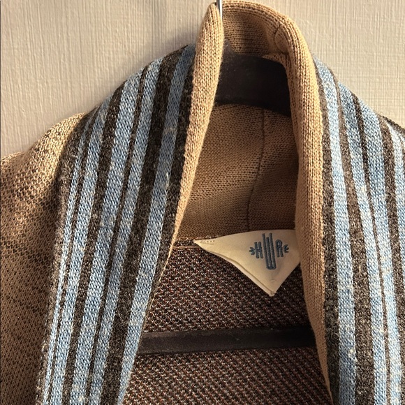 Elegant Tan and Gray Women's Cardigan From Anthropologie - Picture 5 of 16